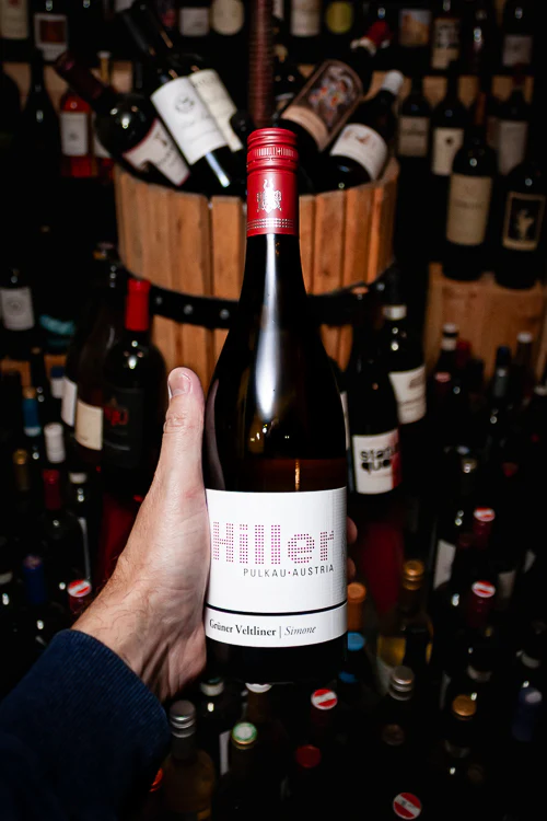 Hiller Simone Grüner Veltliner I Queen & Pulka Valley 2024 - Image 3